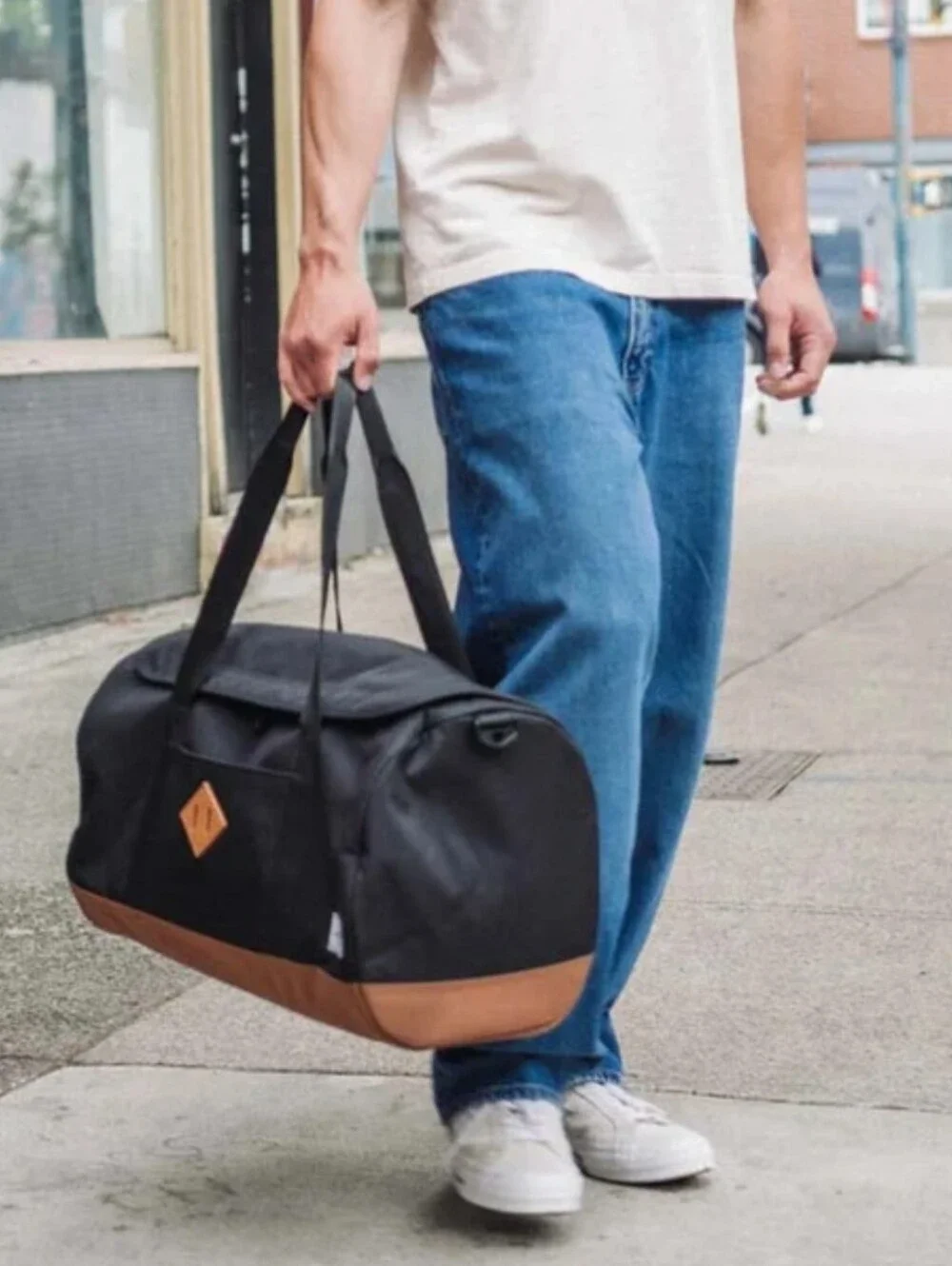 NWT Herschel Supply Co Heritage Duffle Bag Black Brown 37L Travel Weekender